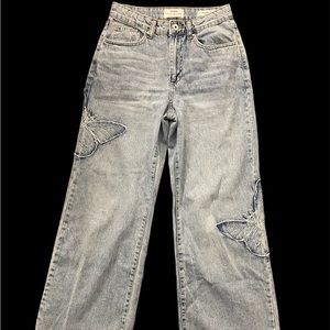 High waisted baggy jeans